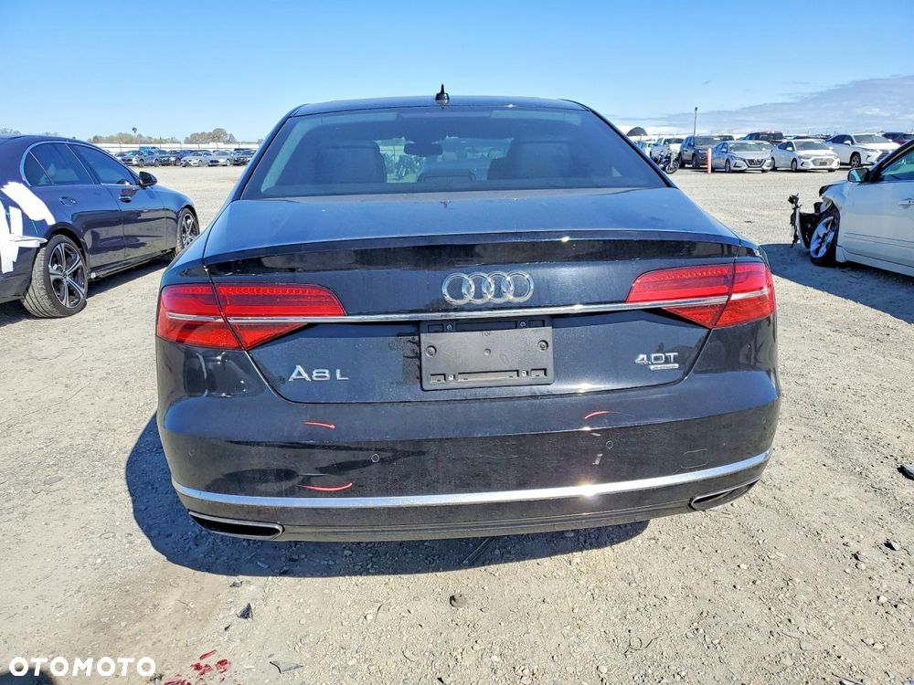 Audi A8 - 6