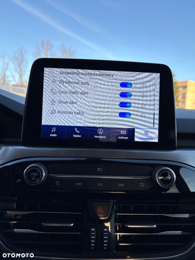 Ford Kuga 2.5 FHEV FWD Titanium - 27