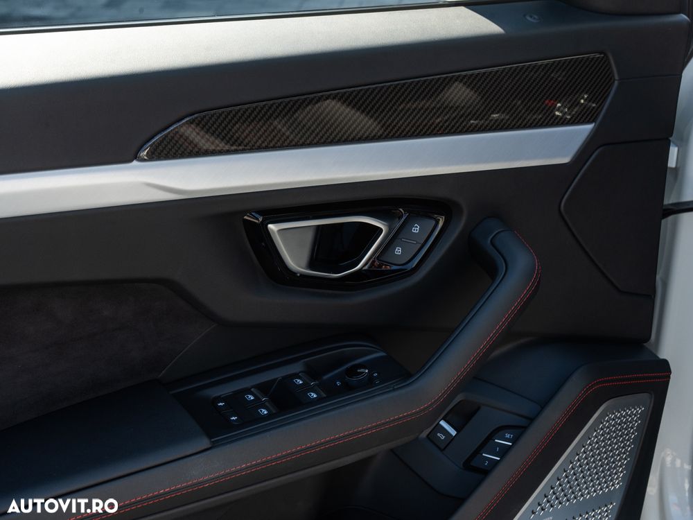 Lamborghini URUS - 29