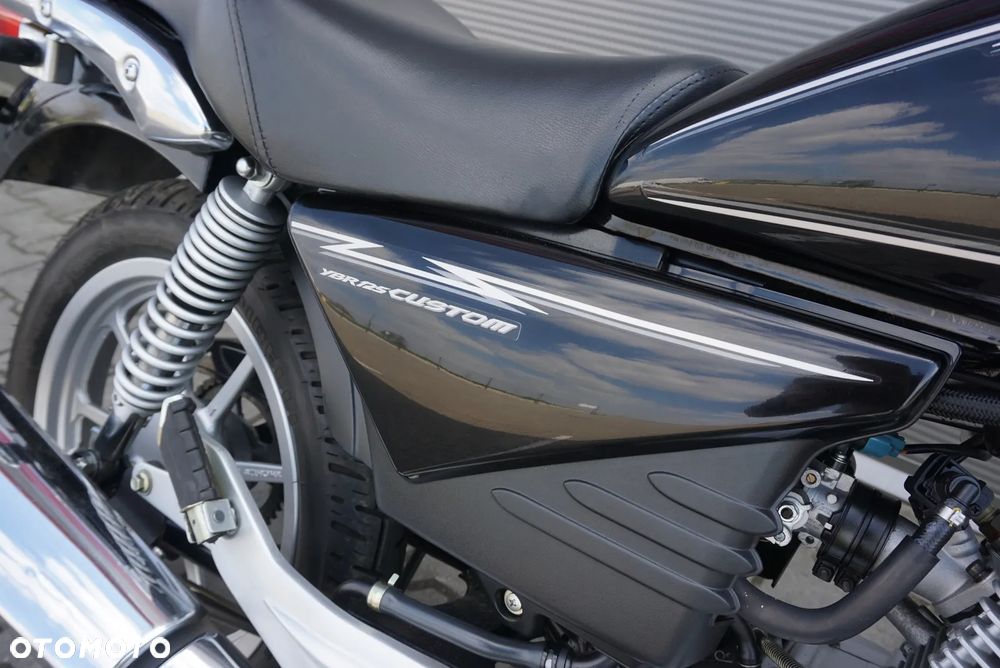 Yamaha YBR - 9
