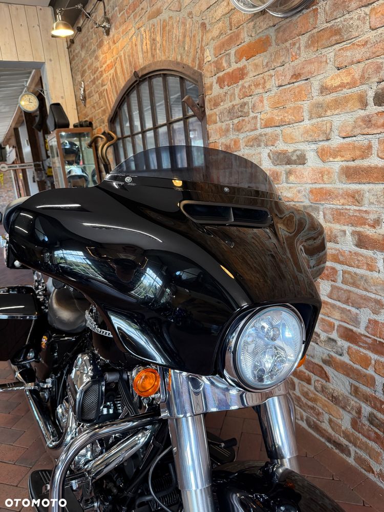 Harley-Davidson Touring Street Glide - 18