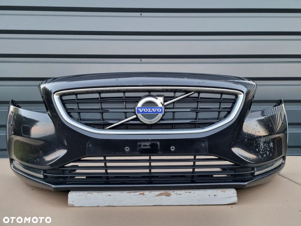 VOLVO V40 II 2012- Zderzak przód oryginał MC054 - 1