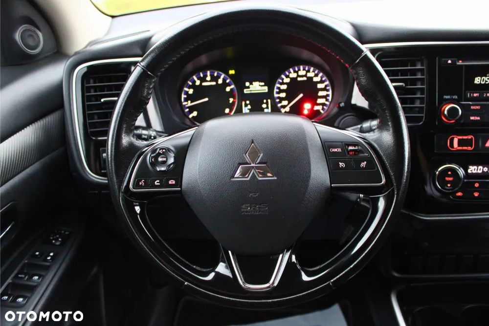 Mitsubishi Outlander 2.0 Intense + 2WD - 20
