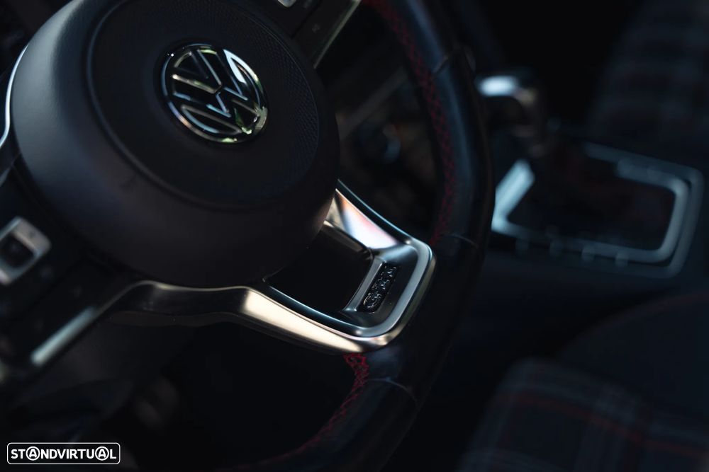 VW Golf 2.0 TSI GTI DSG Performance - 14