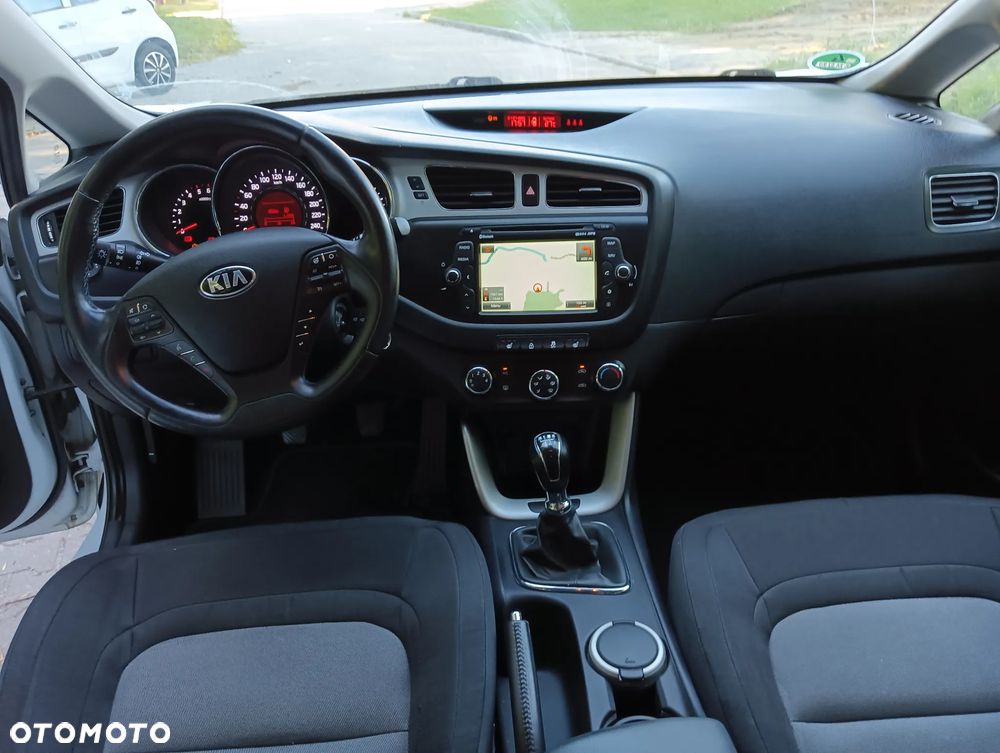 Kia Ceed 1.4 CRDi 90 SW Vision - 16