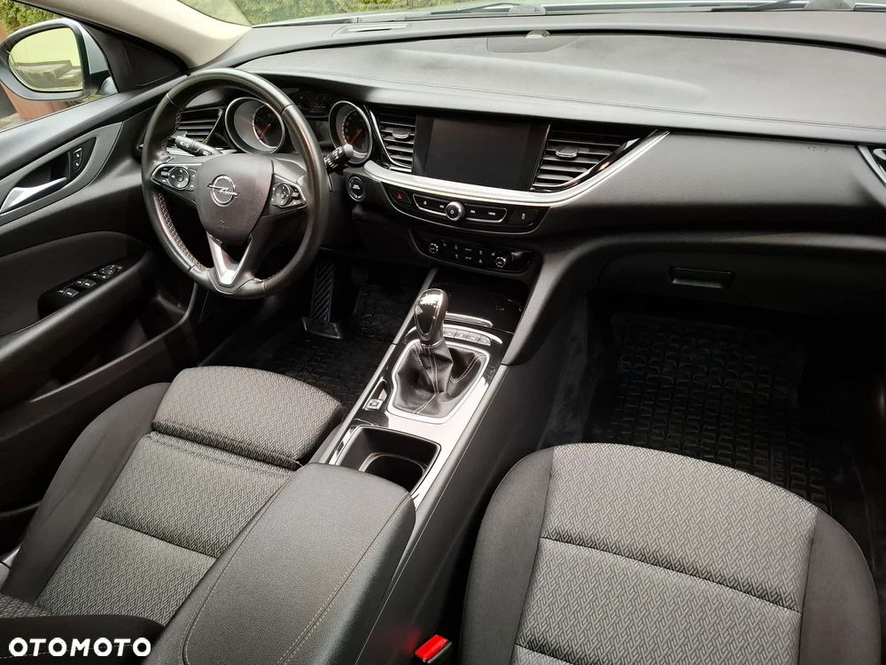 Opel Insignia - 18