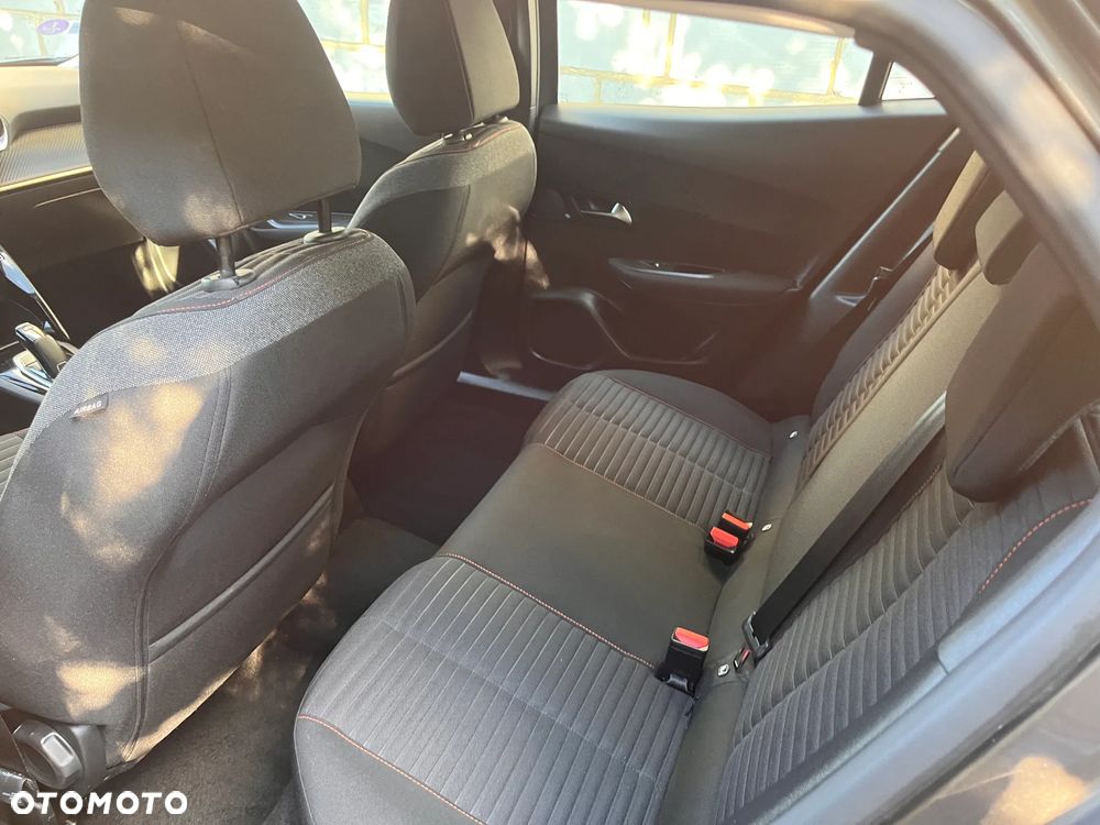 Peugeot 2008 PureTech 130 EAT8 Active Pack - 12