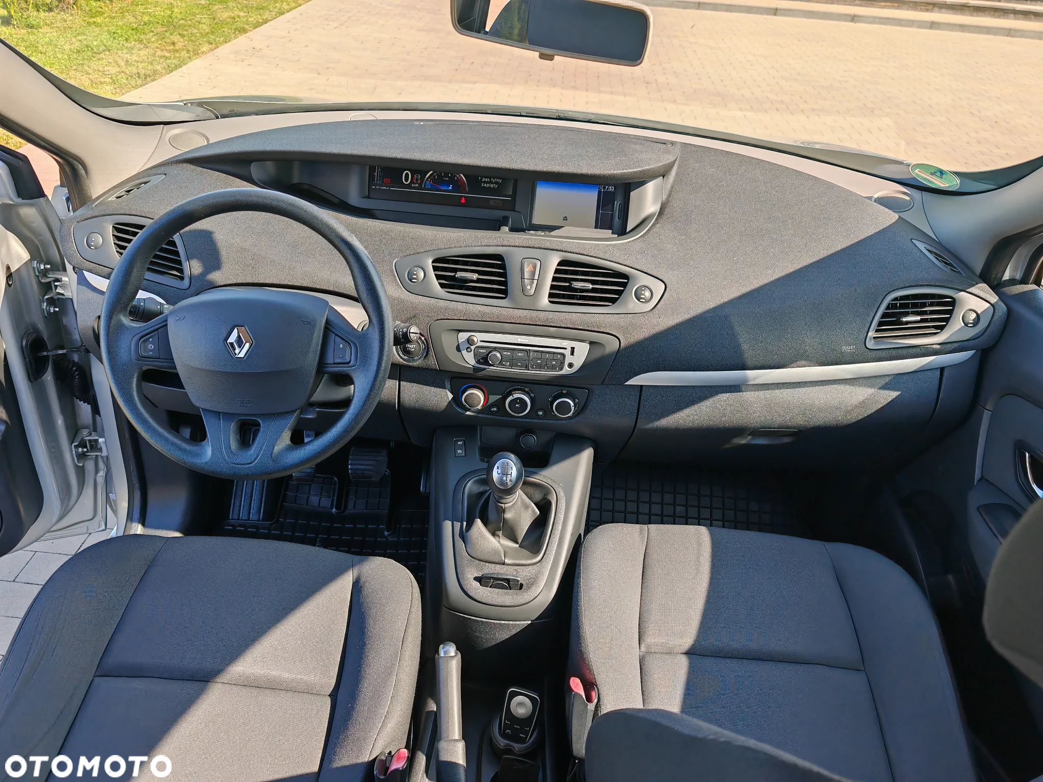 Renault Scenic 1.6 16V 110 TomTom Edition - 9