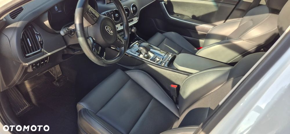 Kia Stinger 2.0 T-GDI L - 22