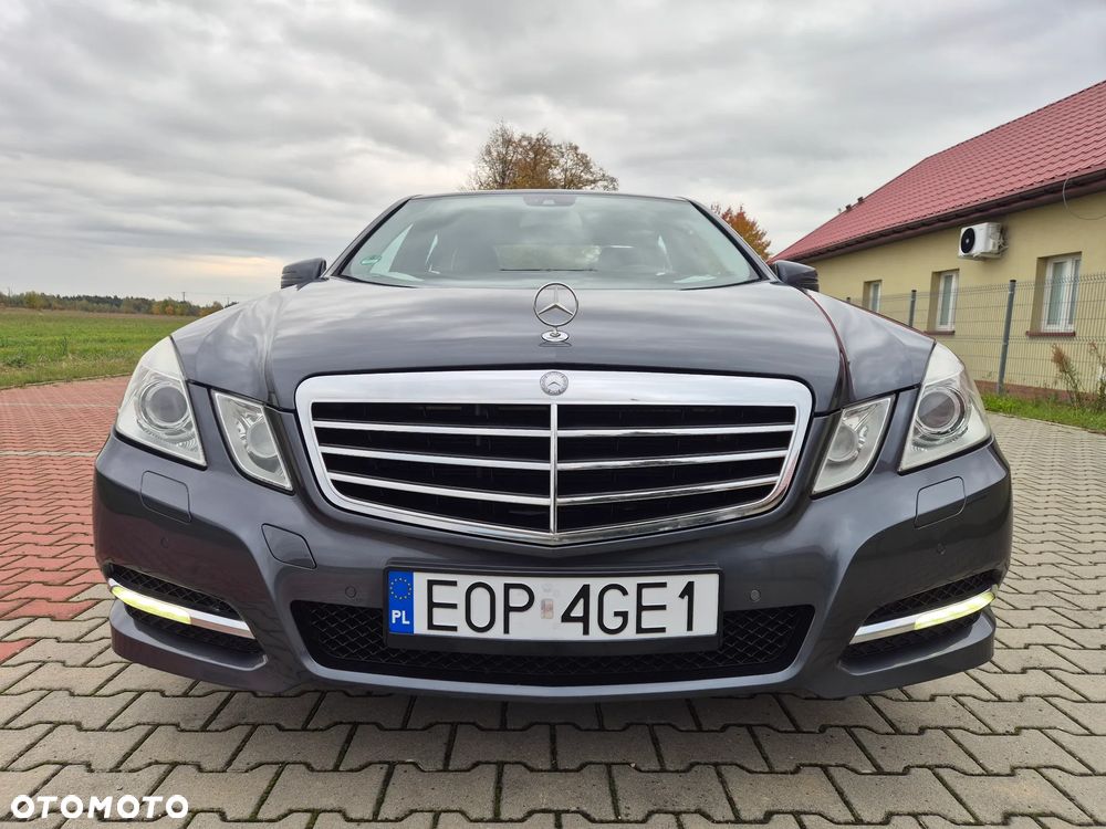 Mercedes-Benz Klasa E 200 CGI BlueEFFICIENCY Automatik Avantgarde - 12