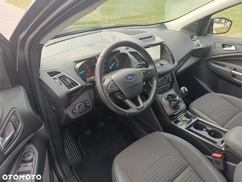 Ford Kuga 1.5 EcoBoost 2x4 Titanium - 28