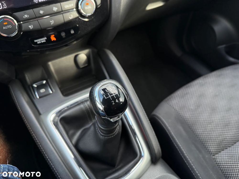 Nissan Qashqai 1.2 DIG-T Acenta EU6 - 16