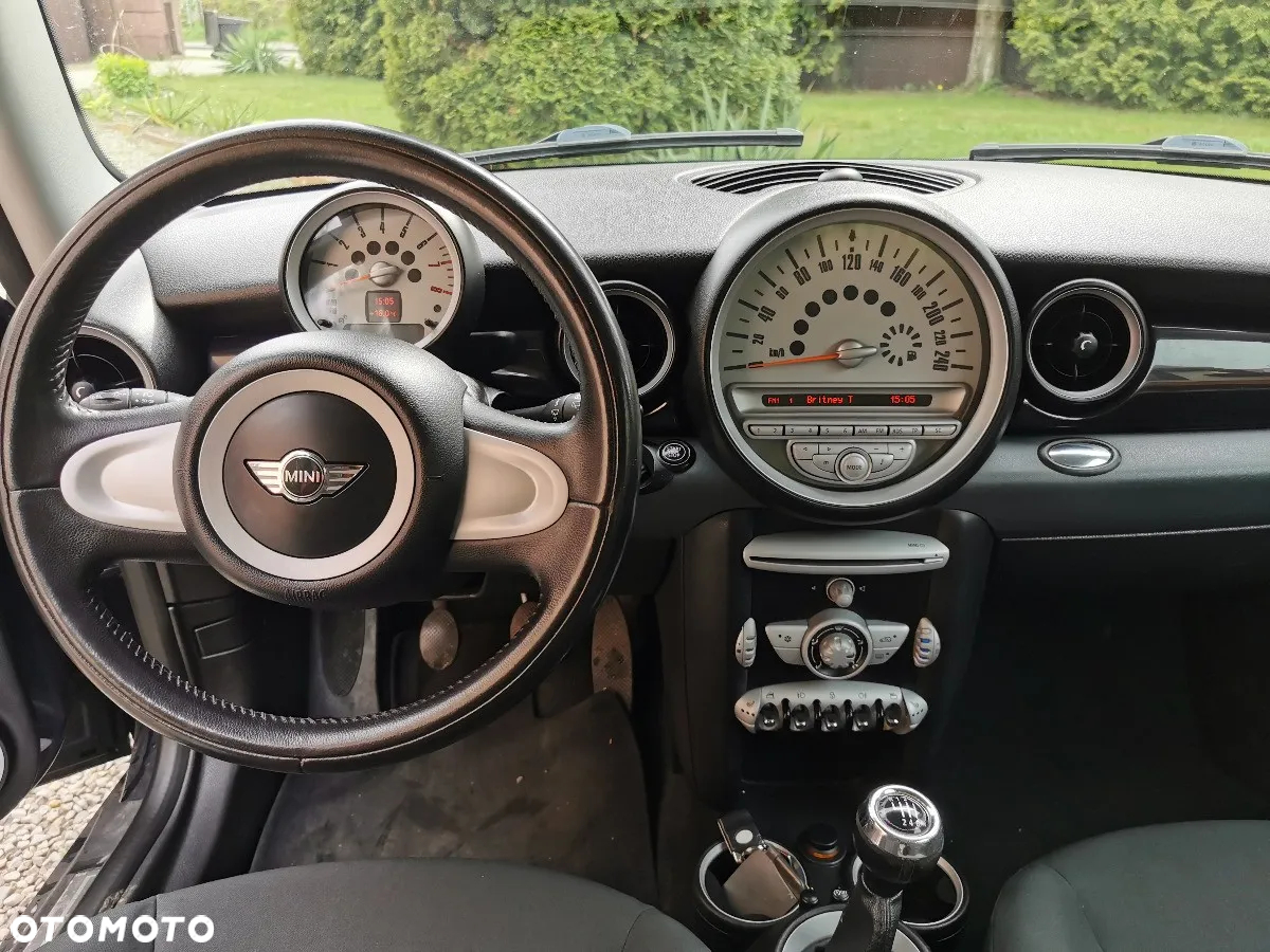 MINI Cooper Standard - 11