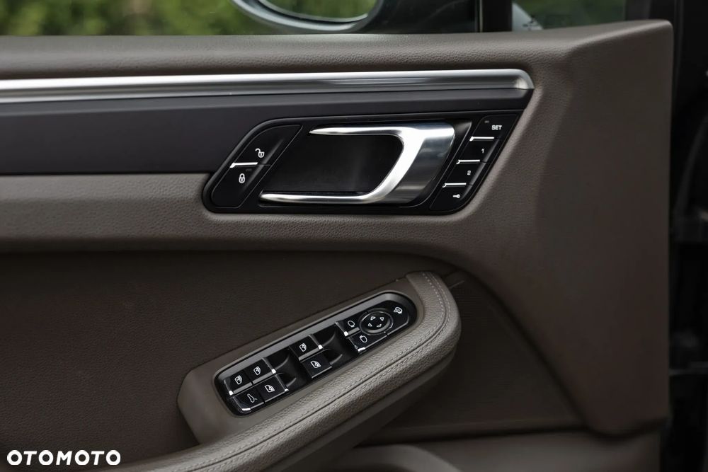 Porsche Macan Standard - 38