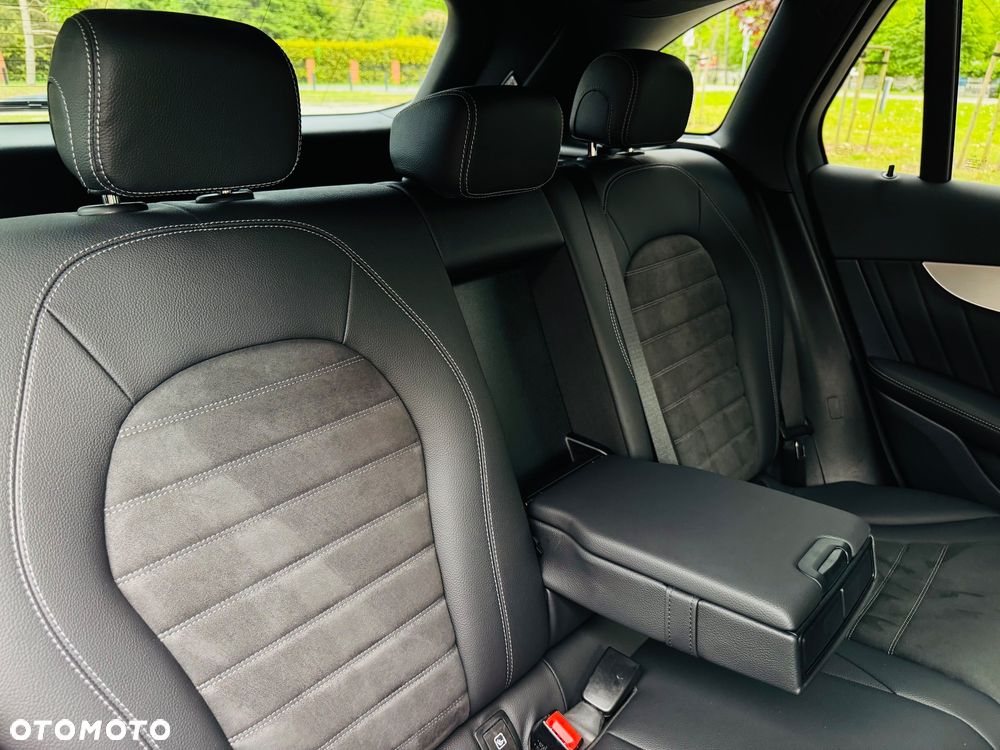 Mercedes-Benz GLC 220 d 4Matic 9G-TRONIC AMG Line Plus - 36