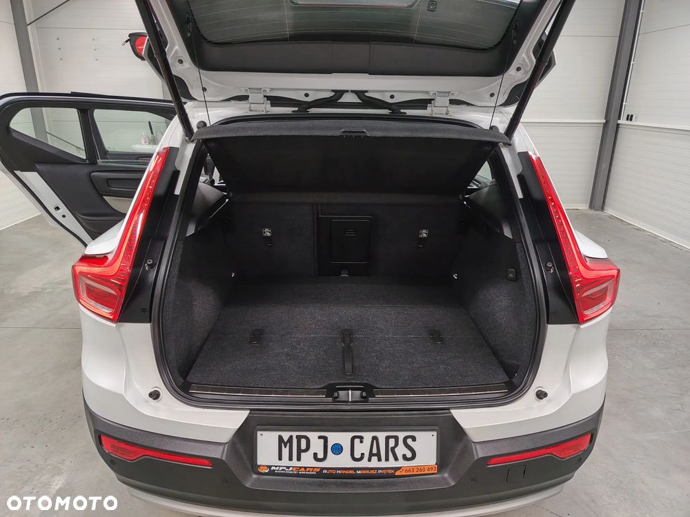 Volvo XC 40 B3 Ultimate Dark - 24