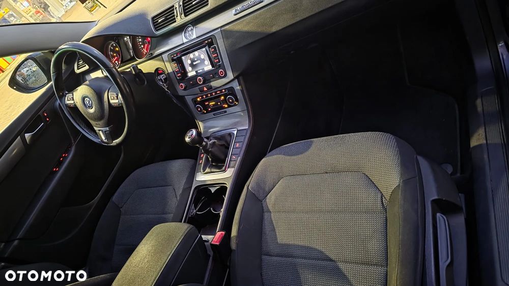 Volkswagen Passat Variant 1.4 TSI R-Line Edition Plus - 25