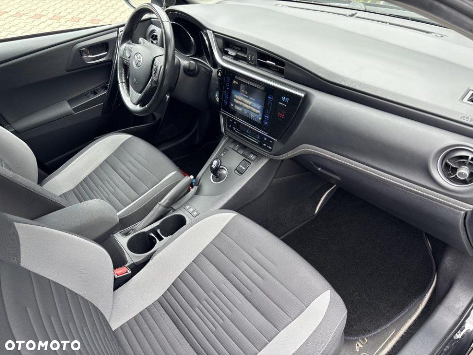 Toyota Auris - 16