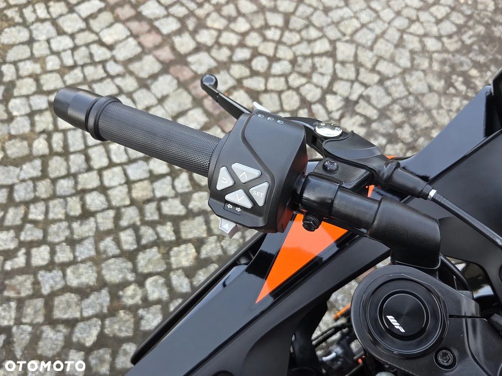 KTM RC 125 - 20