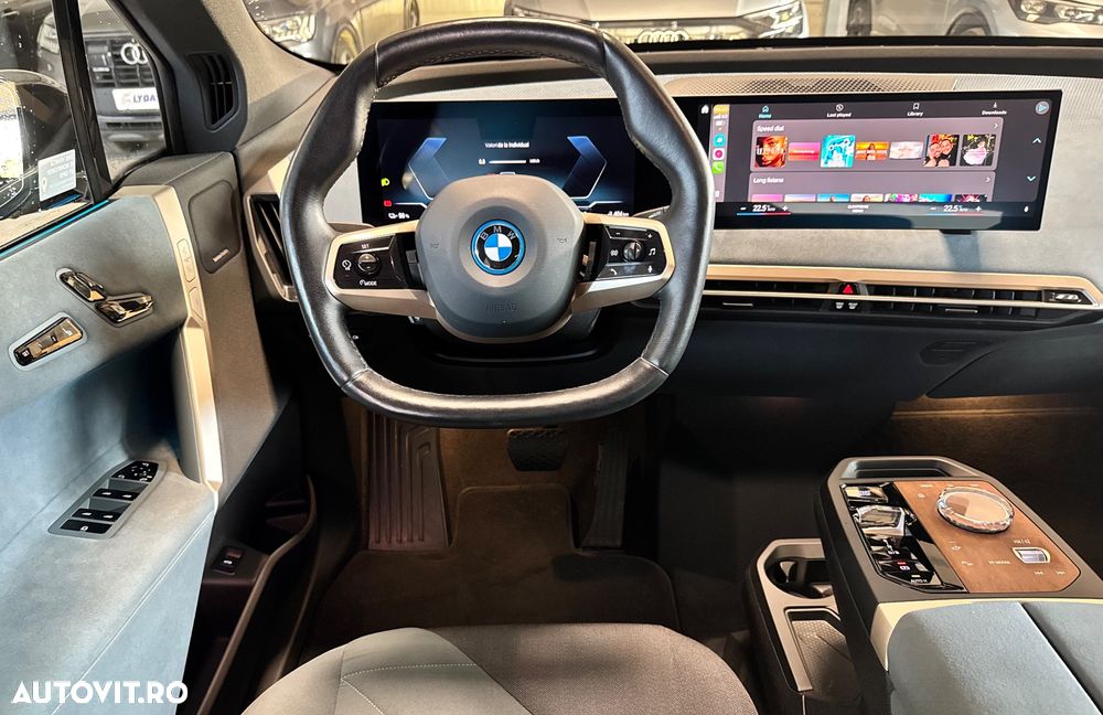 BMW iX - 15