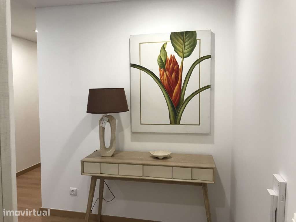 Apartamento T2 com parqeamento - Grande imagem: 2/7