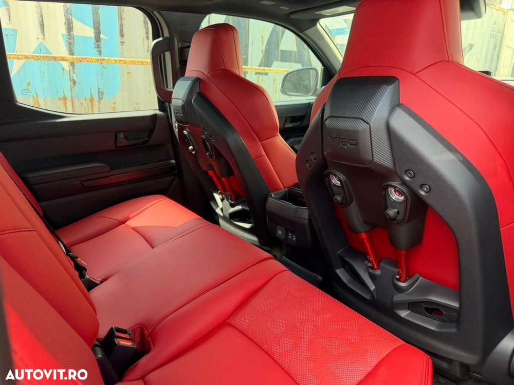 Toyota Tacoma - 8