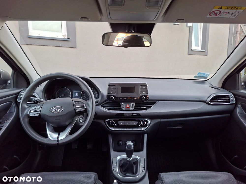 Hyundai i30 1.5 DPI Classic + - 11