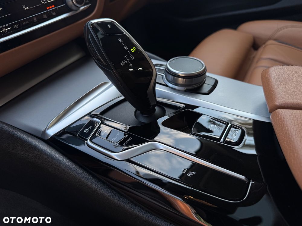 BMW Seria 5 520i Sport Line - 20