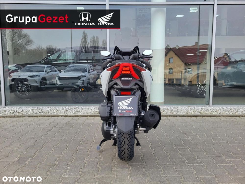 Honda NSS - 6
