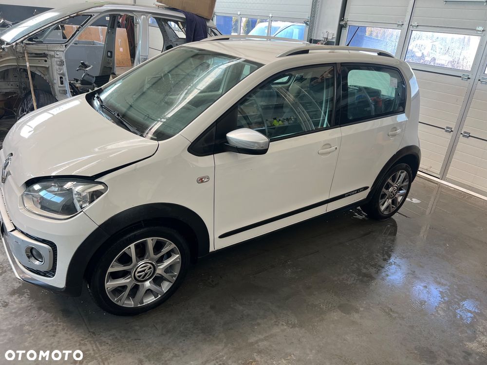 Volkswagen up! 1.0 cross Perfectline - 4