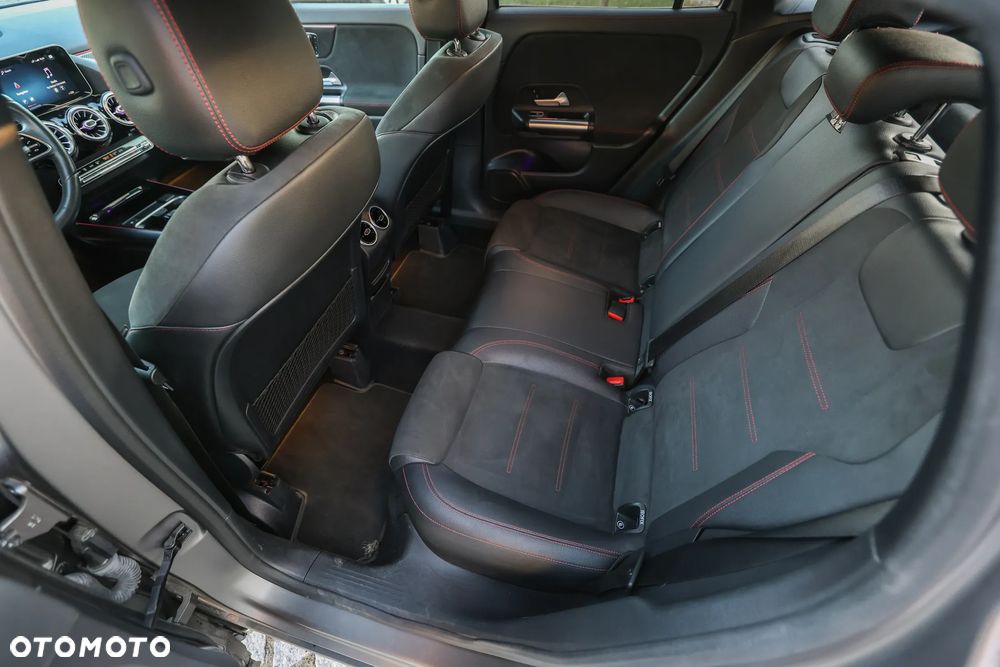 Mercedes-Benz GLA 250 4Matic 8G-DCT AMG Line - 24