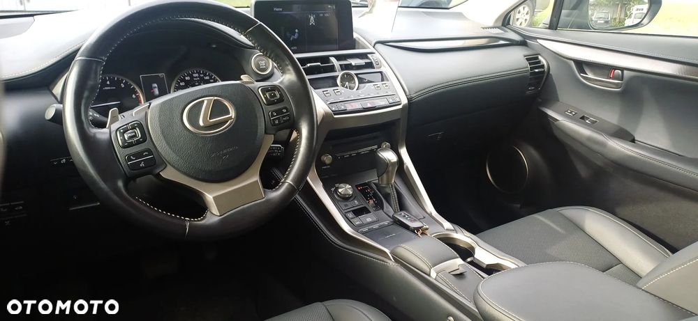 Lexus NX 300 - 16