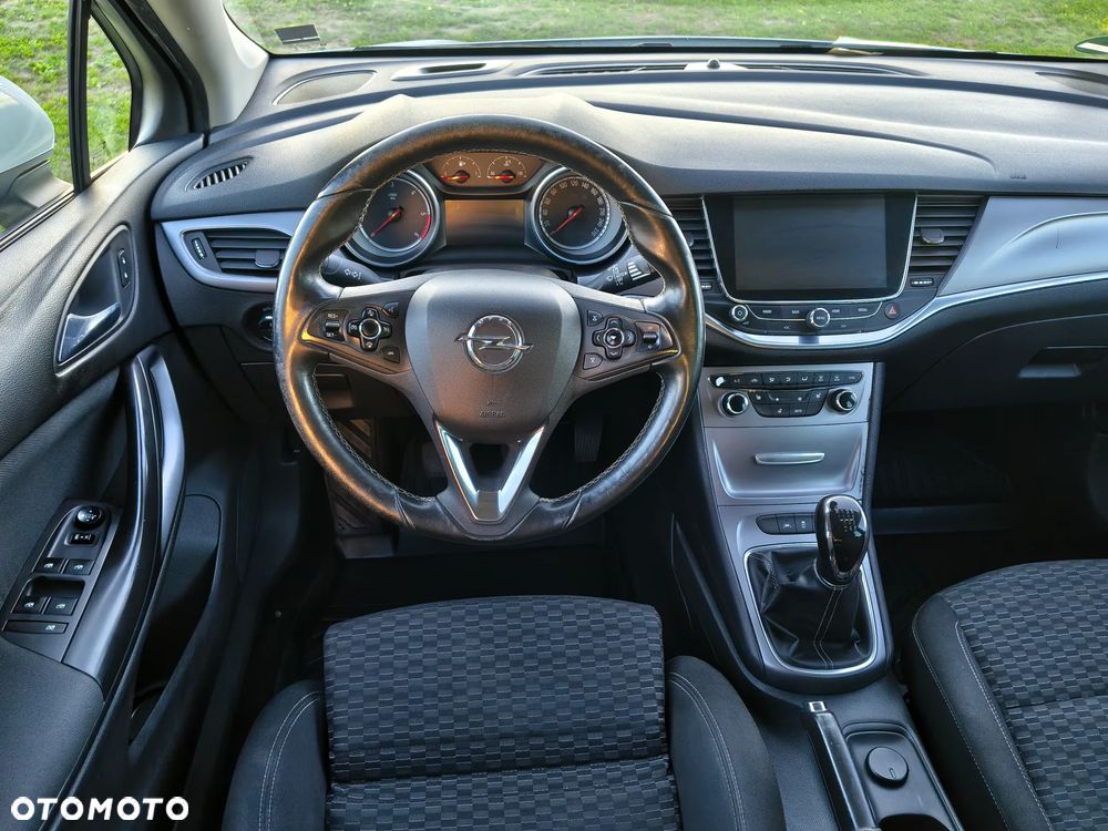 Opel Astra 1.6 CDTI Enjoy - 19