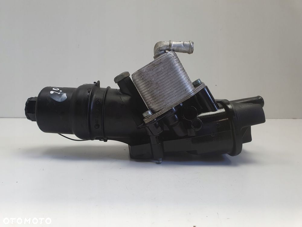 Audi A3 8P II 2.0 FSI OBUDOWA FILTRA OLEJU 06D115397G - 11
