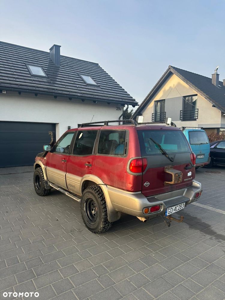 Nissan Terrano 2.4 Luxury - 4