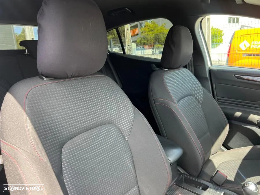 Ford Focus 1.0 EcoBoost ST-Line - 9