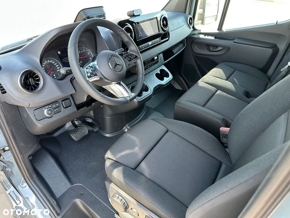 Mercedes-Benz Sprinter - 19