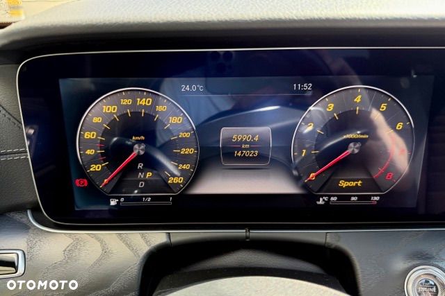 Mercedes-Benz Klasa E 400 4-Matic 9G-TRONIC - 24