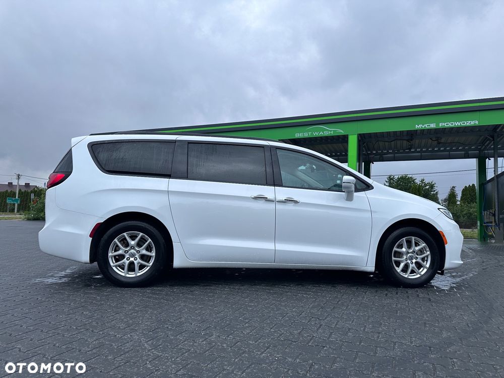 Chrysler Pacifica - 3