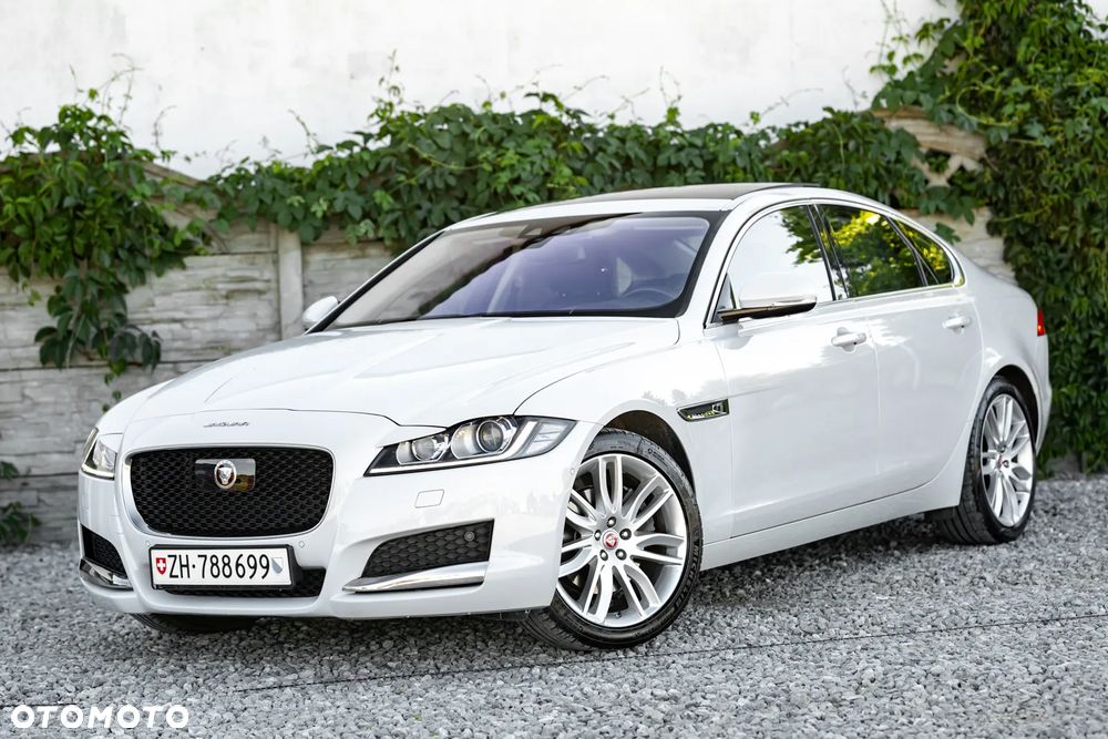 Jaguar XF 20d Prestige - 7