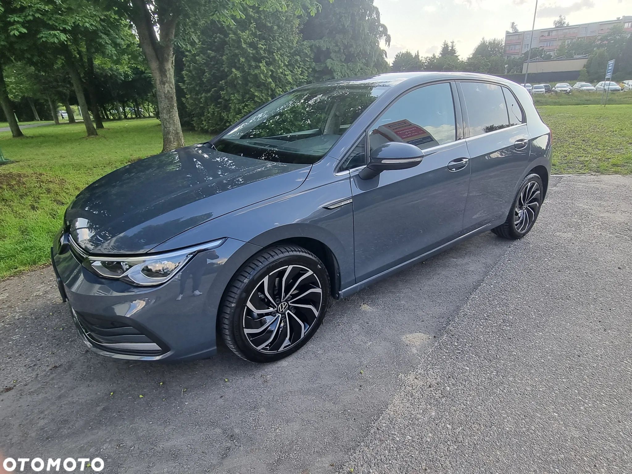 Volkswagen Golf - 1