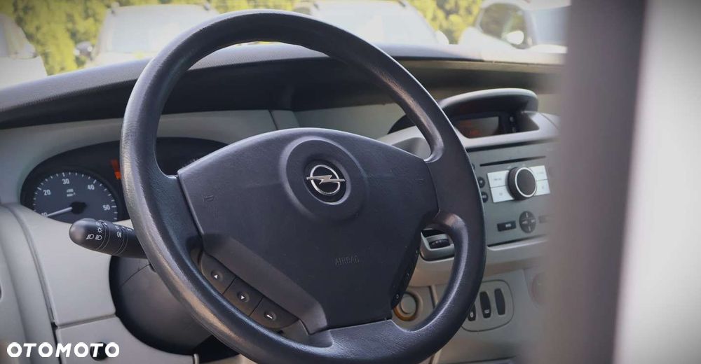 Opel Vivaro - 12