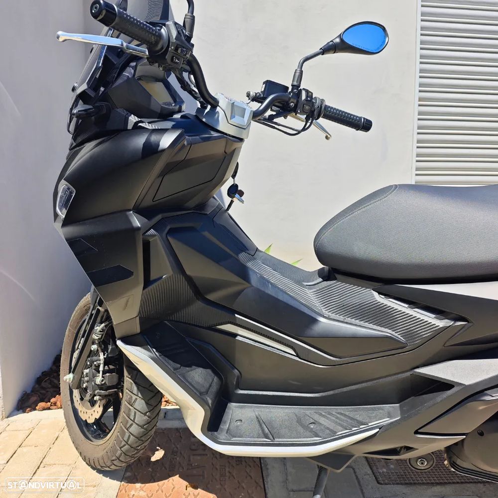 Aprilia SR GT 125 - 14