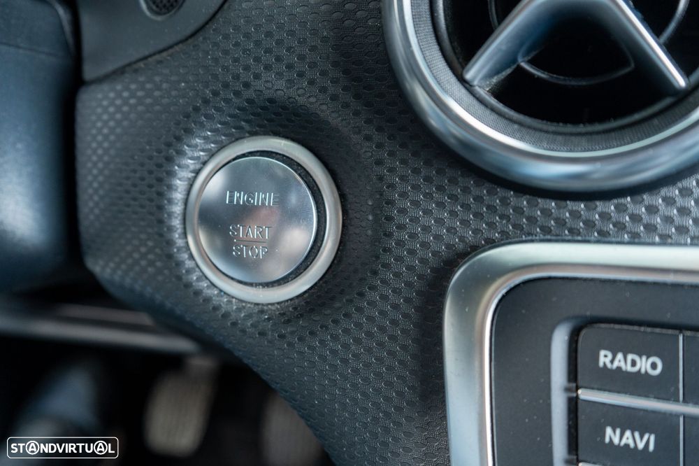 Mercedes-Benz A 180 d AMG Line - 13