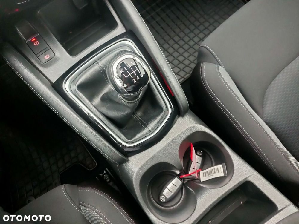 Nissan Qashqai - 25
