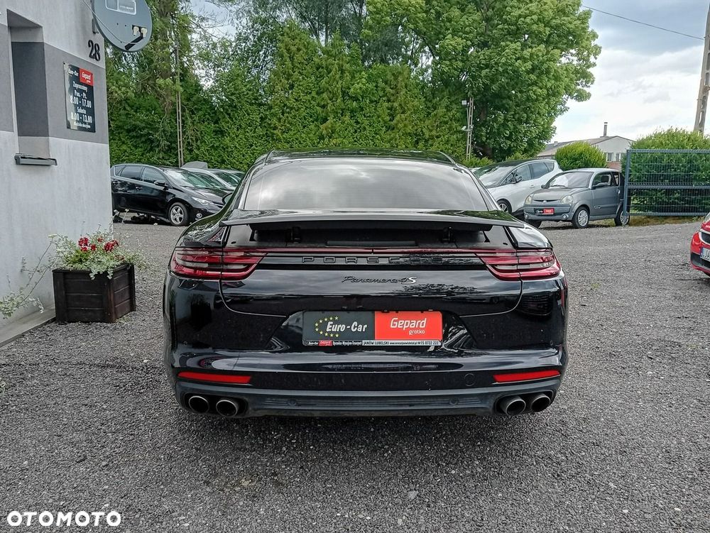 Porsche Panamera - 6