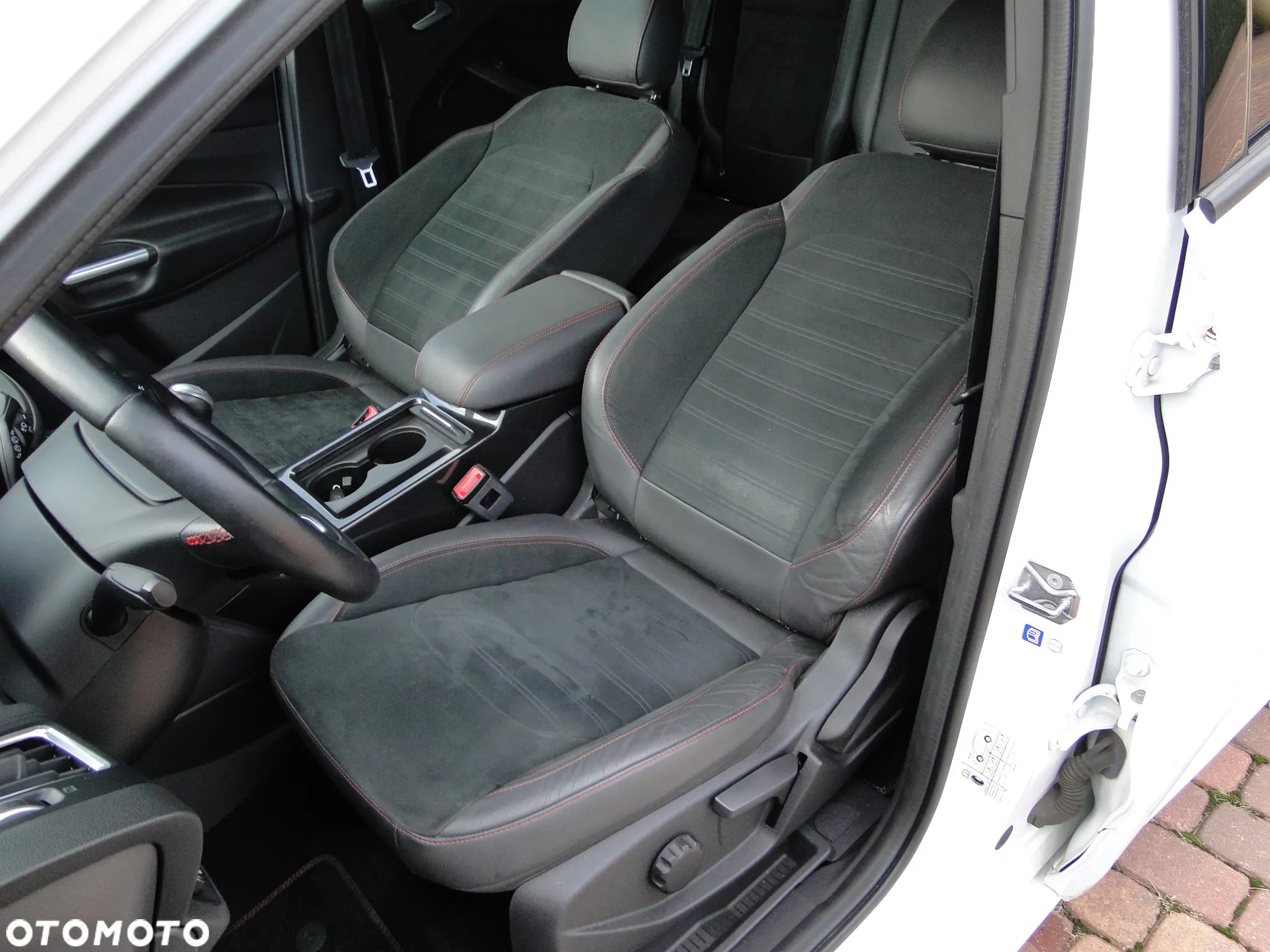 Ford Kuga 1.5 EcoBoost FWD ST-Line ASS - 26
