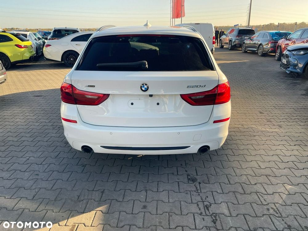 BMW Seria 5 520d xDrive Sport Line - 3
