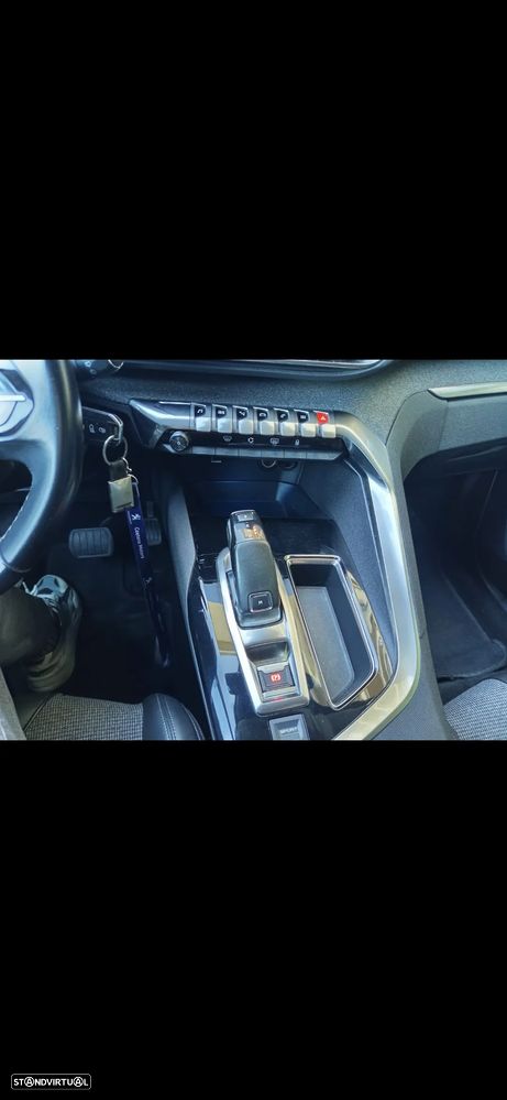 Peugeot 3008 1.5 BlueHDi Allure EAT8 - 23