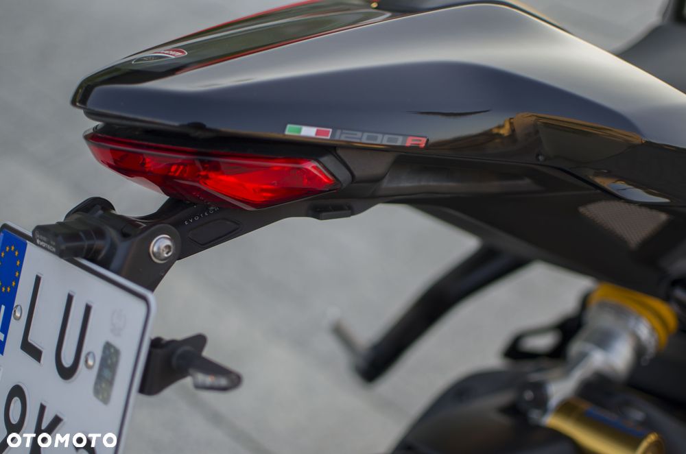 Ducati Monster - 11